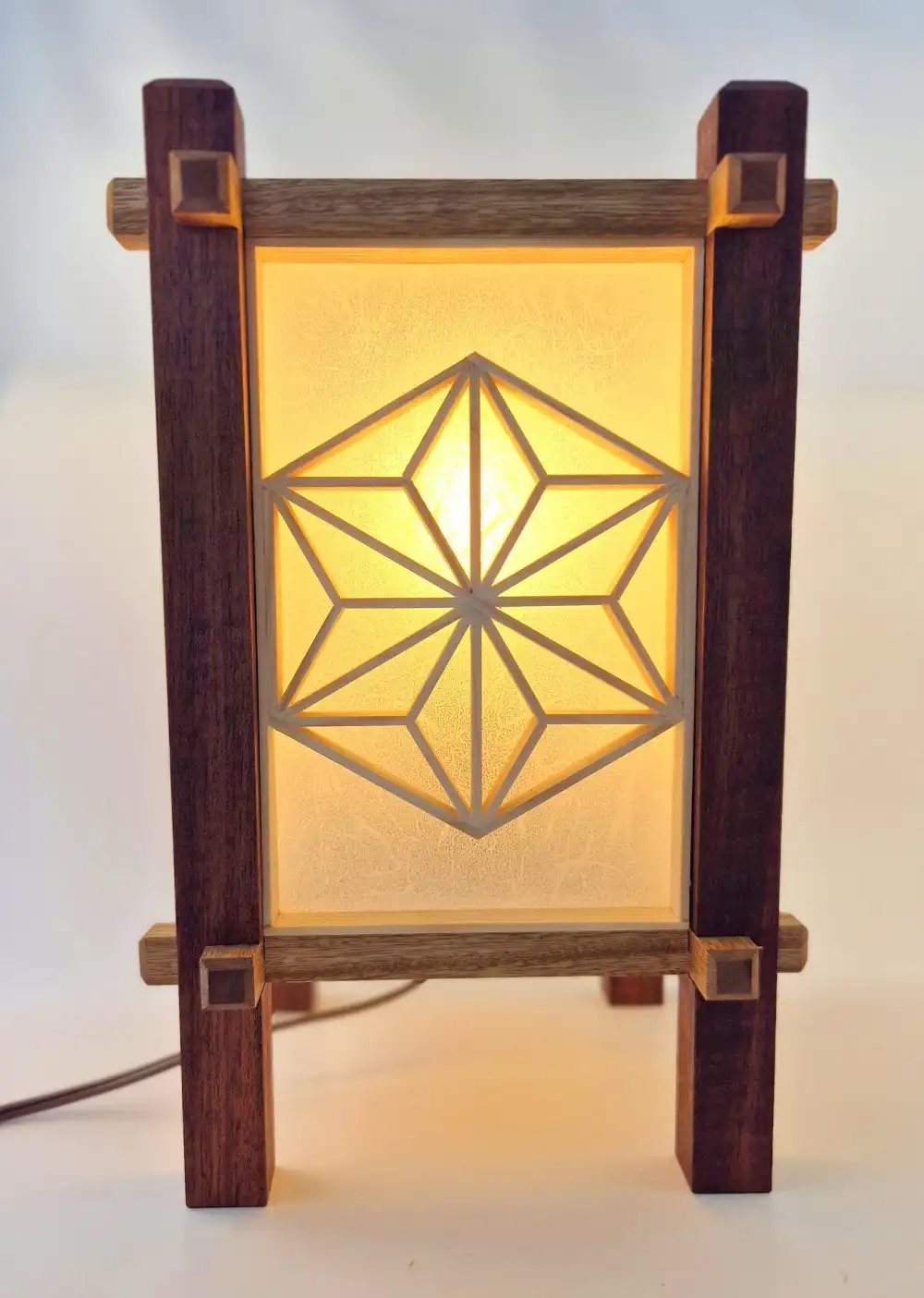 Handcrafted Japanese Kumiko Lamp HEXAMAG - Image 3