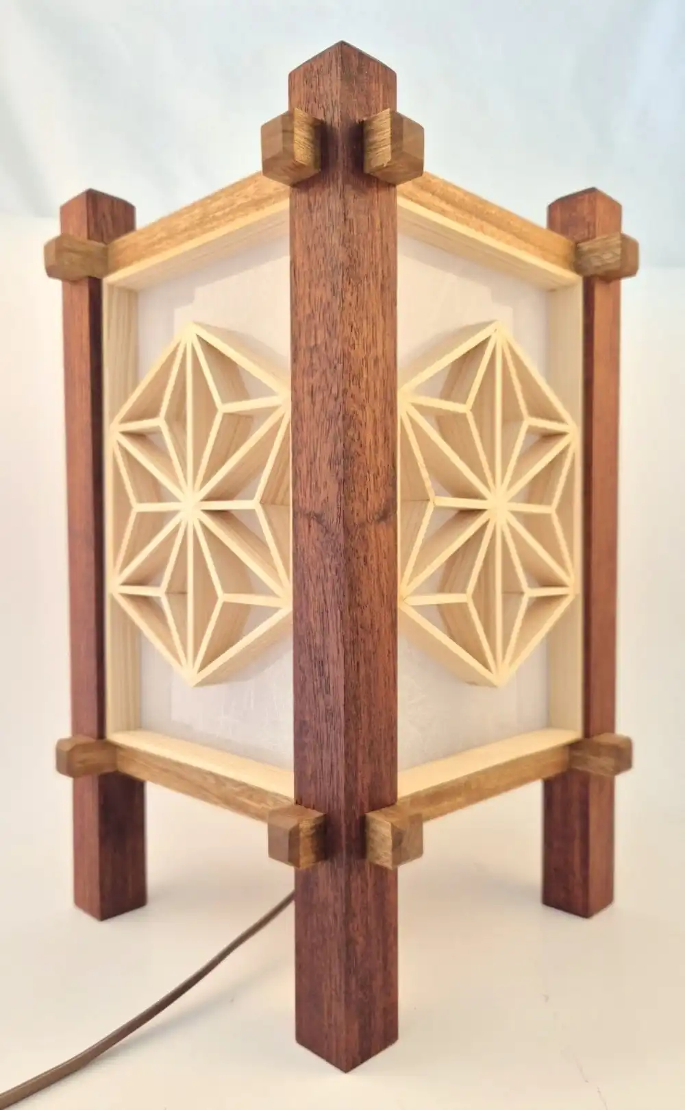 Handcrafted Japanese Kumiko Lamp HEXAMAG