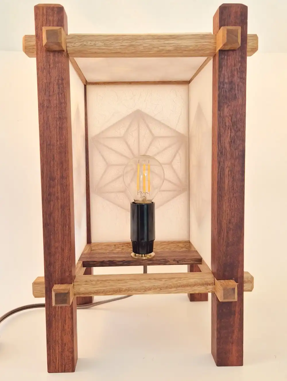 Handcrafted Japanese Kumiko Lamp HEXAMAG - Image 8